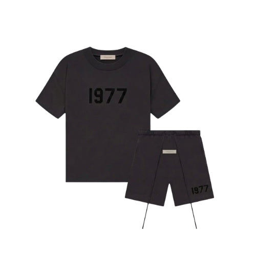 Ensemble Fear of God Essentials (SS22) T-Shirt Dark Oatmeal 1977